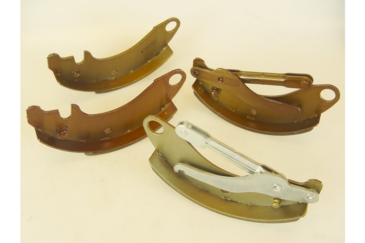 BRAKE SHOES FRONT