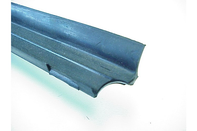 WINDOW RUBBER FRONT