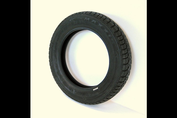 M+S TYRE MAXXIS 135/70 R15