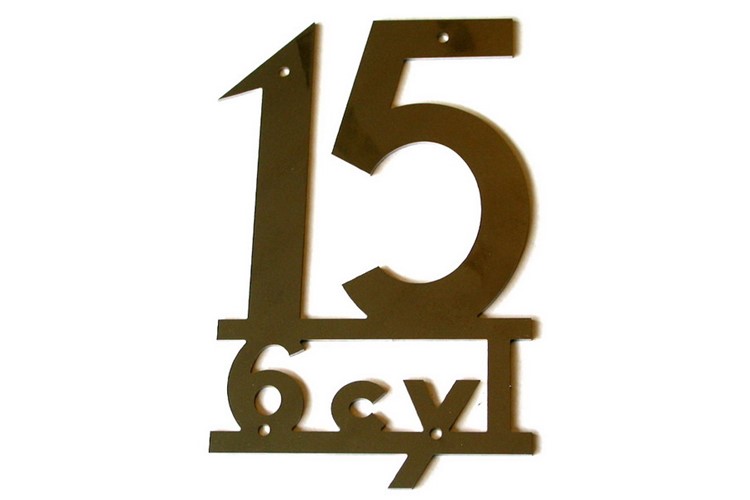 Emblème " 15/6 cyl " aile arrière en inox